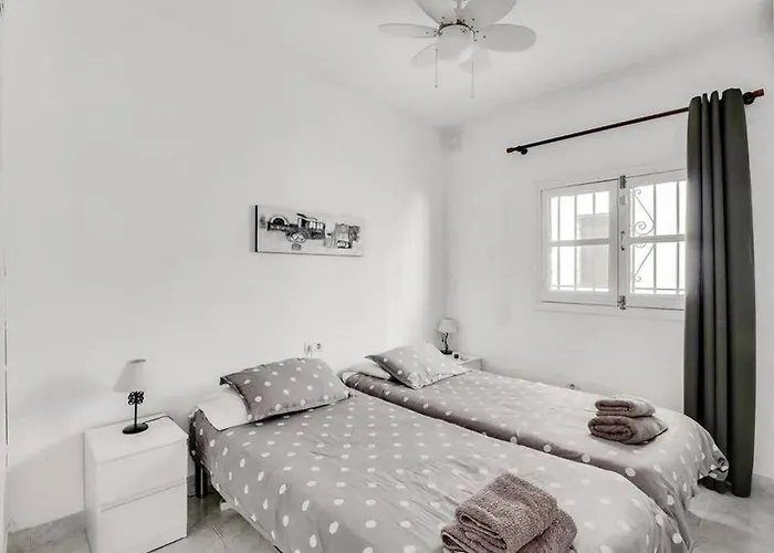 Apartment Capistrano Village, 1 Bedroom + Free Wi-fi *