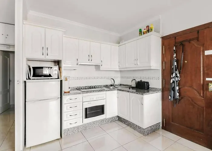 Capistrano Village, 1 Bedroom + Free Wi-fi Apartment *