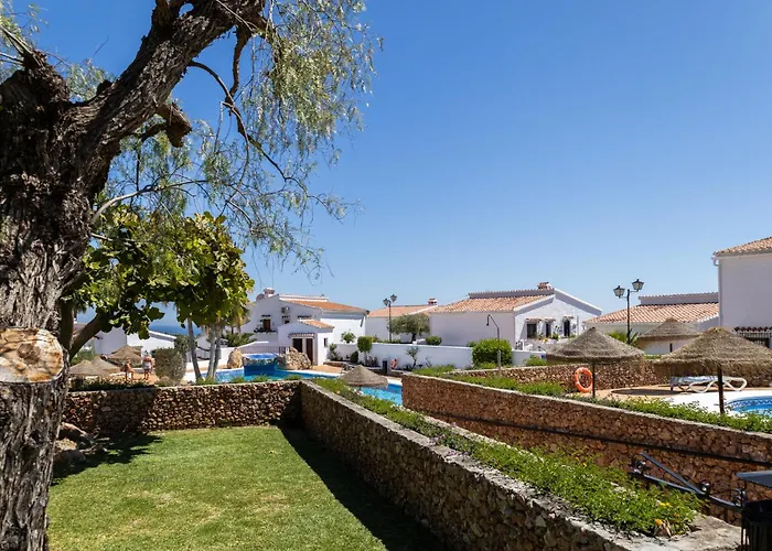 Capistrano Village, 1 Bedroom + Free Wi-fi * Nerja