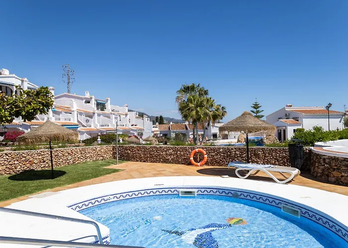Capistrano Village, 1 Bedroom + Free Wi-fi * Nerja