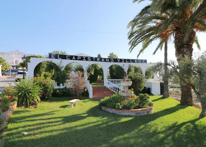 Capistrano Village, 1 Bedroom + Free Wi-fi * Nerja