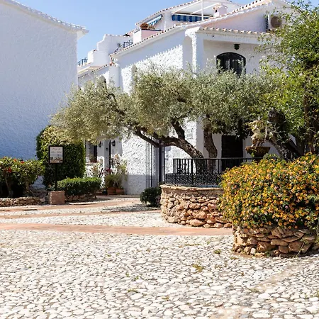 Apartamento Capistrano Village, 1 Bedroom + Free Wi-fi Nerja